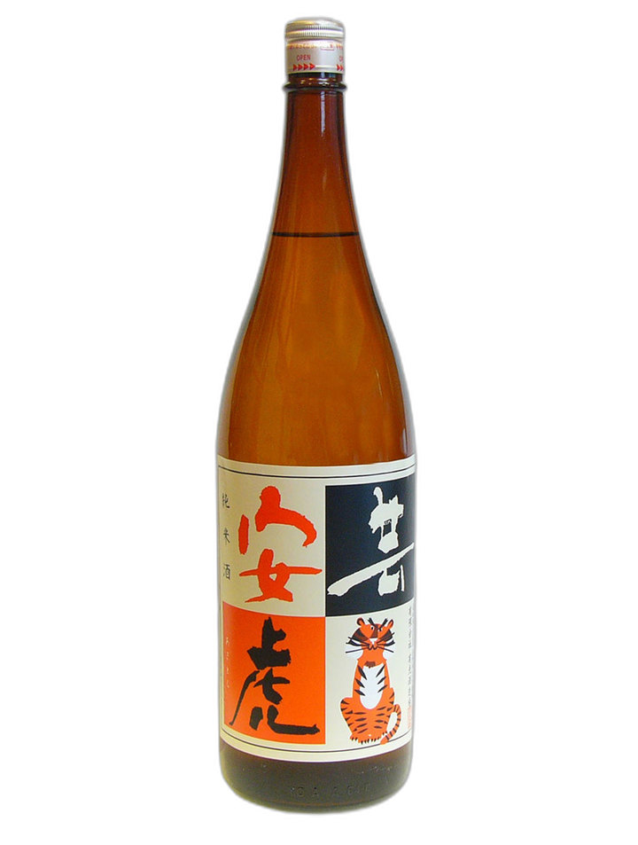 安藝虎 純米酒 酒瓶正面商品圖
